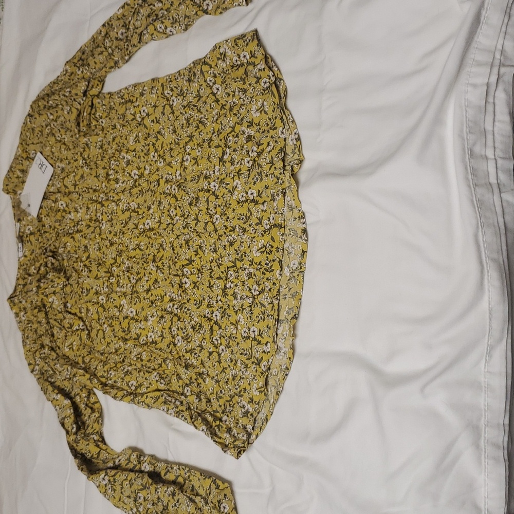 Women’s DR2 long sleeve yellow floral blouse medium